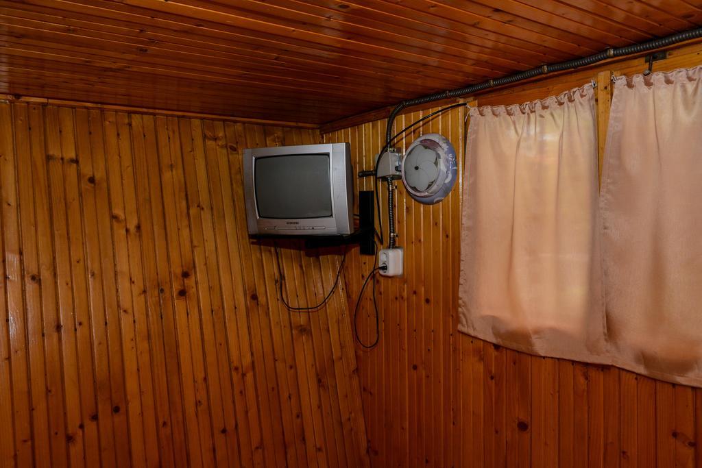 Camping Robinson Country Club Oradea Kamer foto