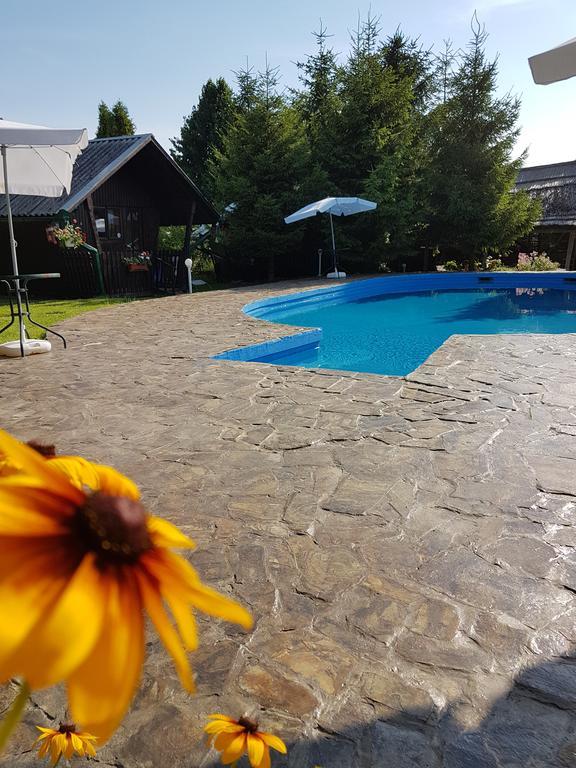 Camping Robinson Country Club Oradea Buitenkant foto