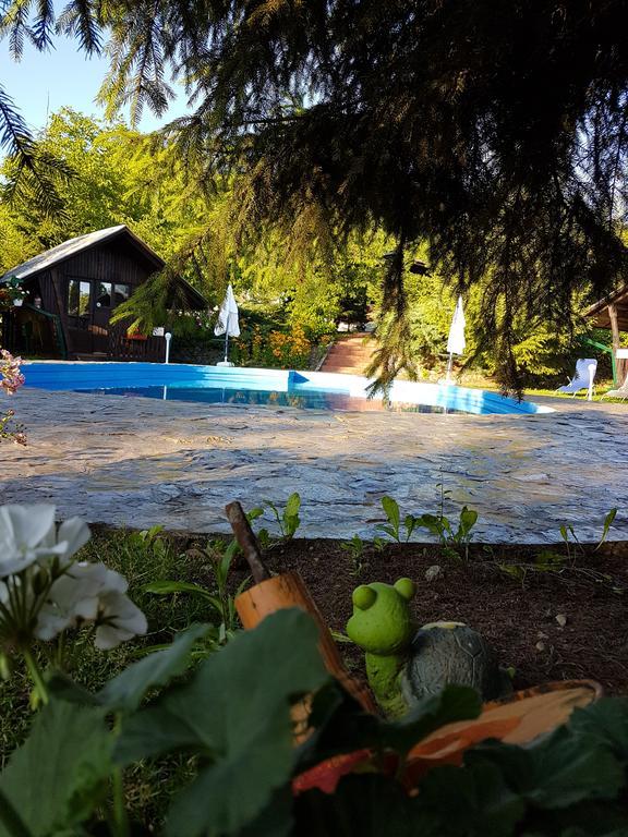 Camping Robinson Country Club Oradea Buitenkant foto
