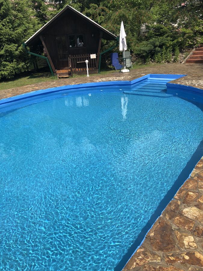 Camping Robinson Country Club Oradea Buitenkant foto