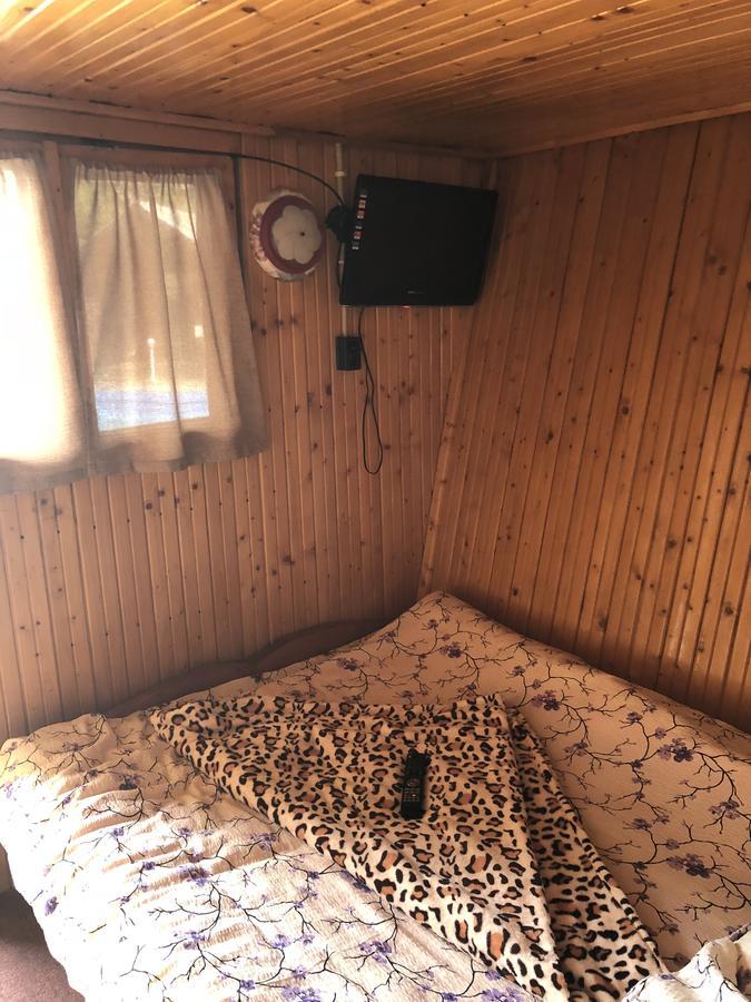 Camping Robinson Country Club Oradea Buitenkant foto