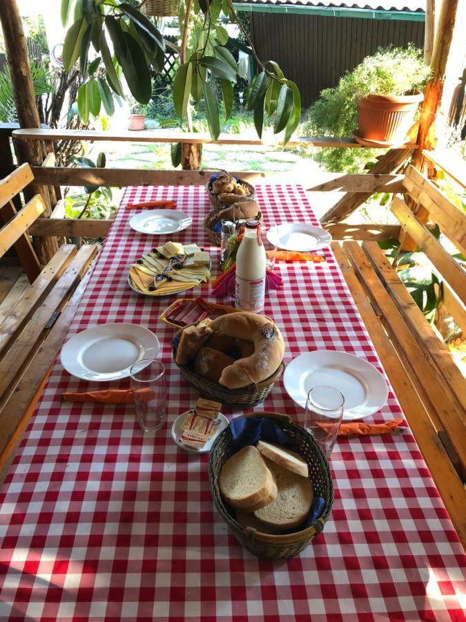 Camping Robinson Country Club Oradea Buitenkant foto